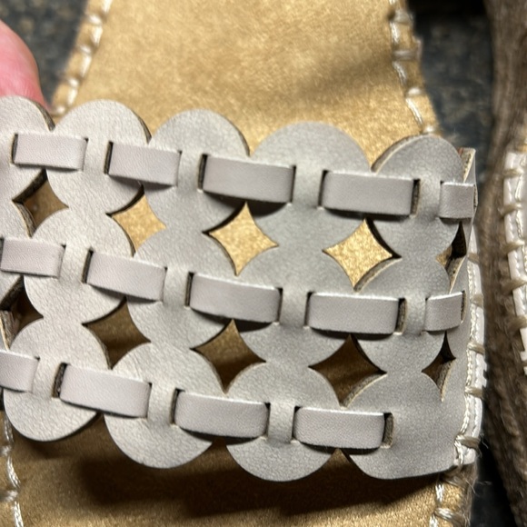 White Mountain NWOB Sandals - Picture 6 of 6